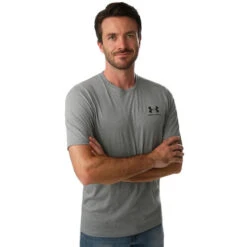 Under Armour Sportstyle Left Chest T-Shirt Men -Tennis Equipment Store 06100000 24